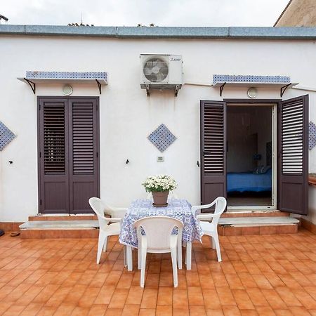 Frank'S House - Appartamento Con Terrazzo In Centro Palermo Luaran gambar