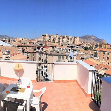 Frank'S House - Appartamento Con Terrazzo In Centro Palermo Luaran gambar