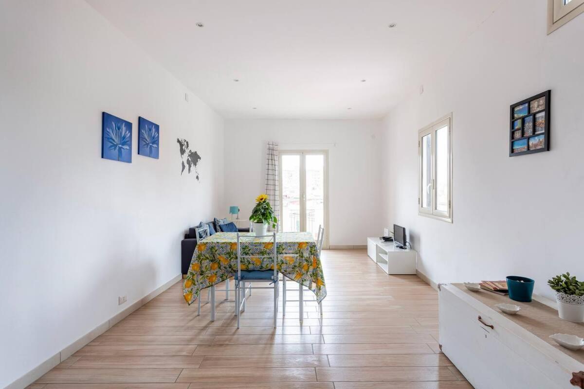 Frank'S House - Appartamento Con Terrazzo In Centro Palermo Luaran gambar