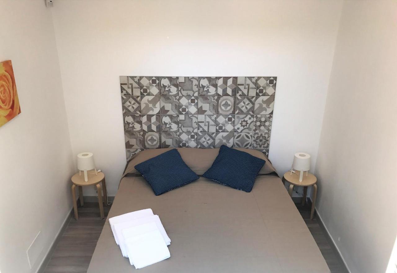 Frank'S House - Appartamento Con Terrazzo In Centro Palermo Luaran gambar