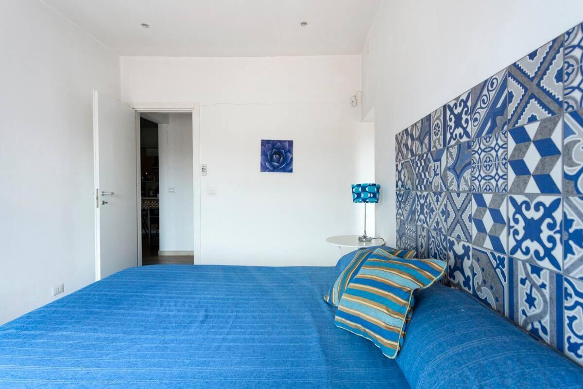 Frank'S House - Appartamento Con Terrazzo In Centro Palermo Luaran gambar
