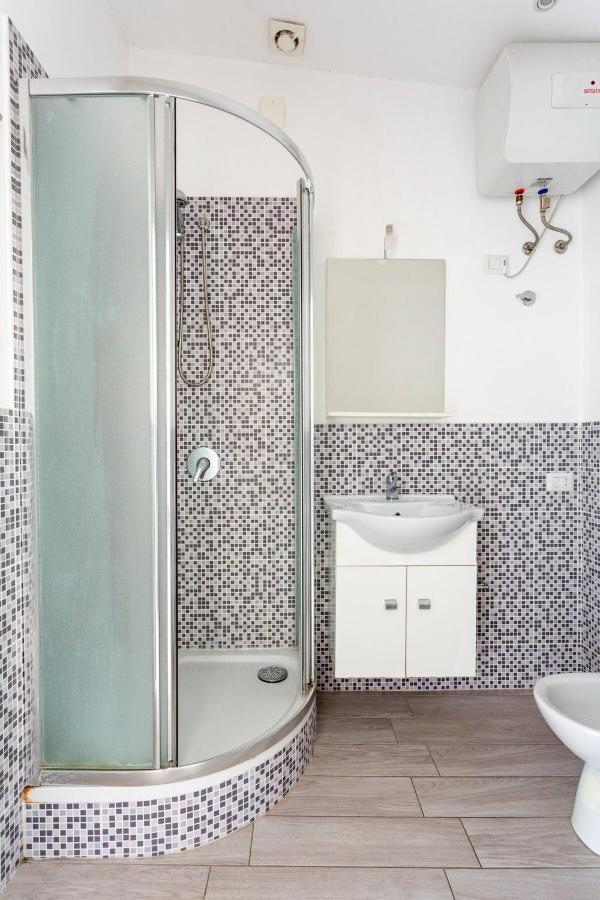 Frank'S House - Appartamento Con Terrazzo In Centro Palermo Luaran gambar