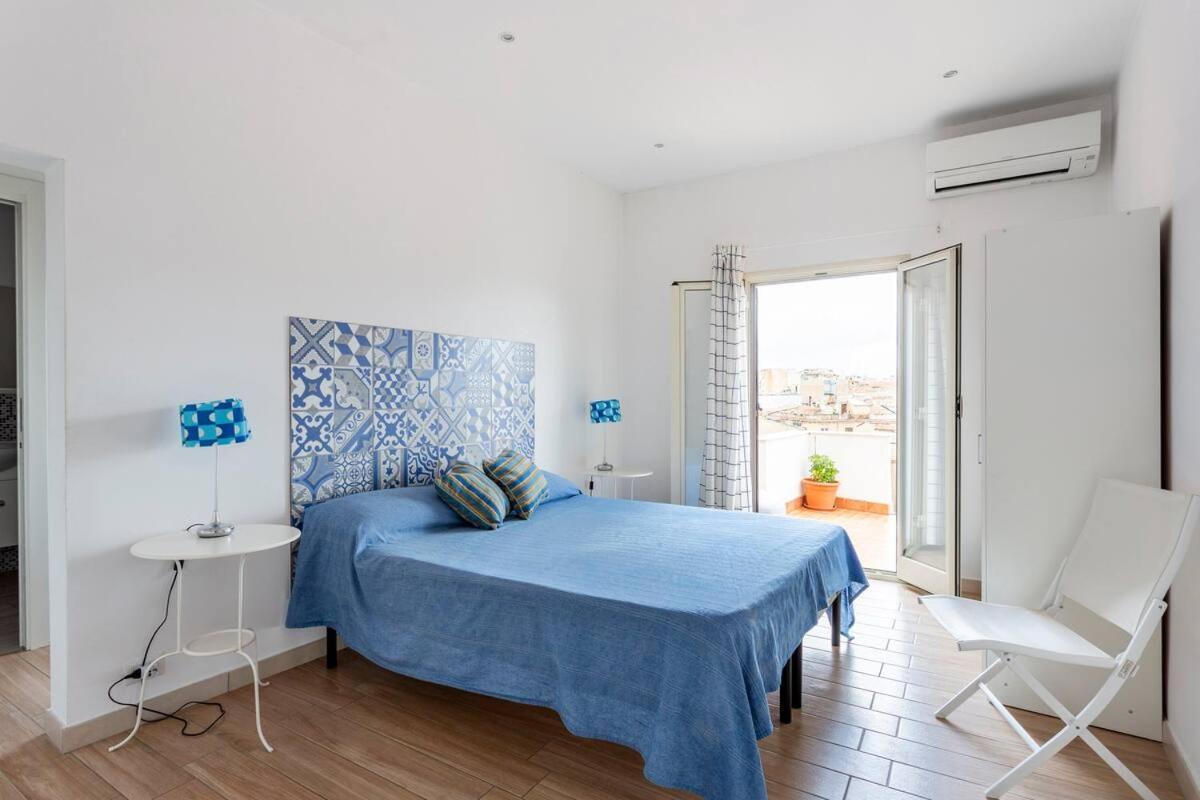 Frank'S House - Appartamento Con Terrazzo In Centro Palermo Luaran gambar